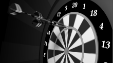 jaipicom_game-of-darts.png Grayscale